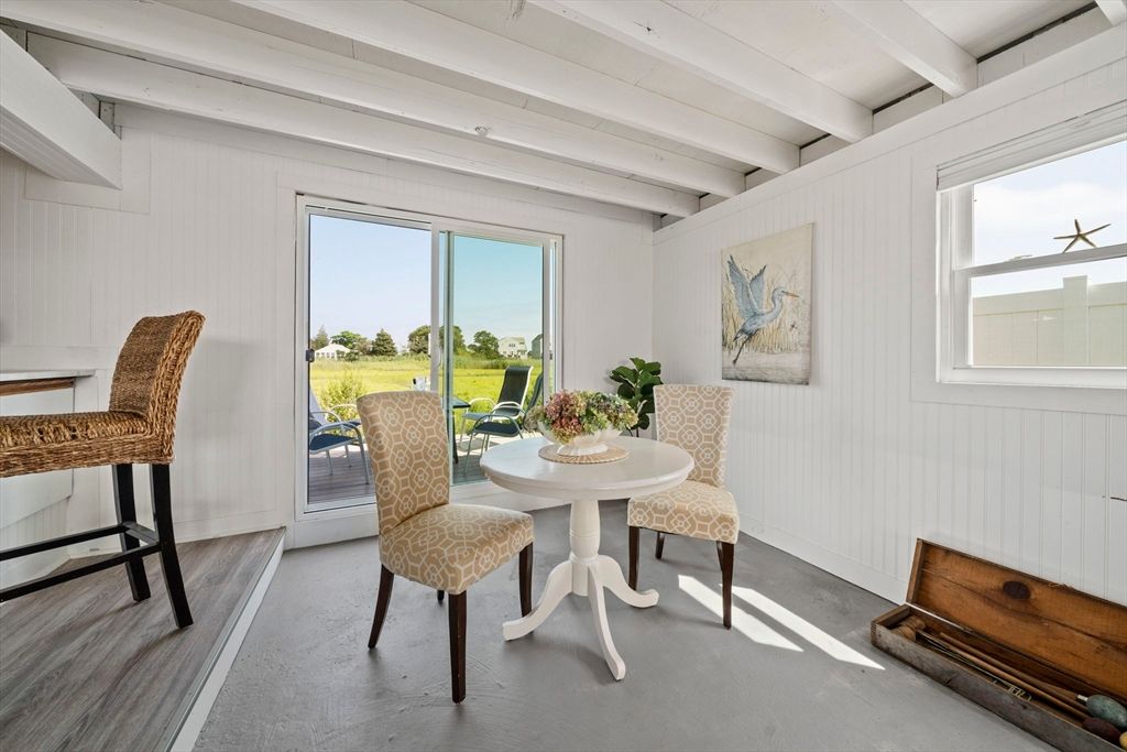 Dining room, Interior