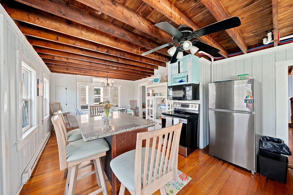 Dining room, Interior, Kitchen, Stainless Steel Appliances, Wooden Beams, Wooden Ceilings, Wood Texture Flooring