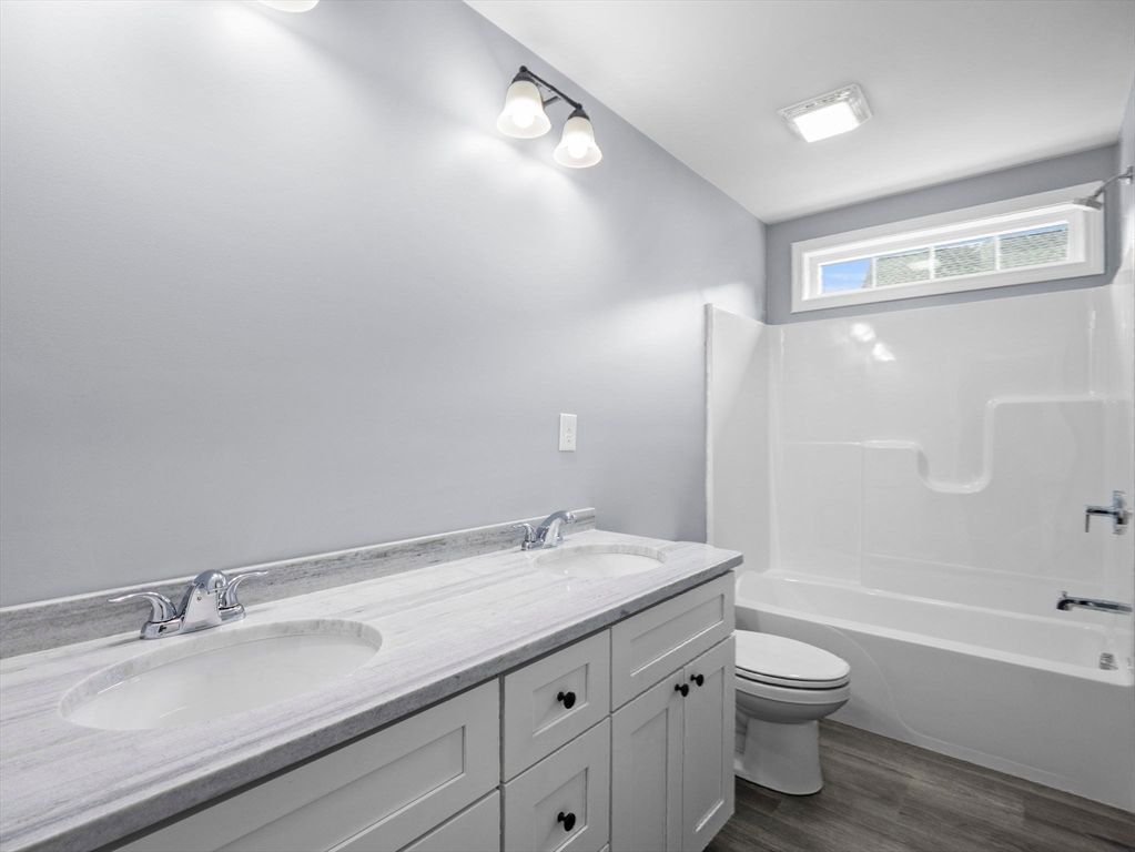 Bathroom, Dual Sink Vanities, Interior, Wood Texture Flooring