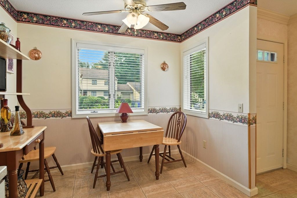 Dining room, Interior