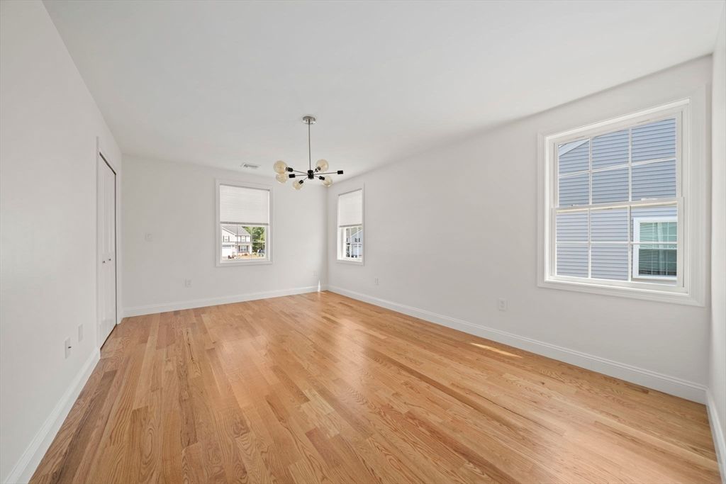 Empty room, Interior, Pendant Lights, Wood Texture Flooring