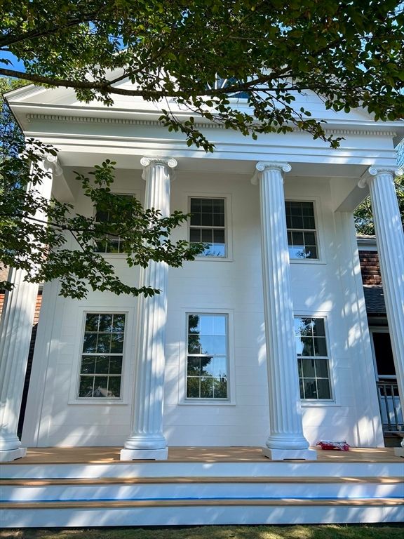 Exterior, Facade, Georgian