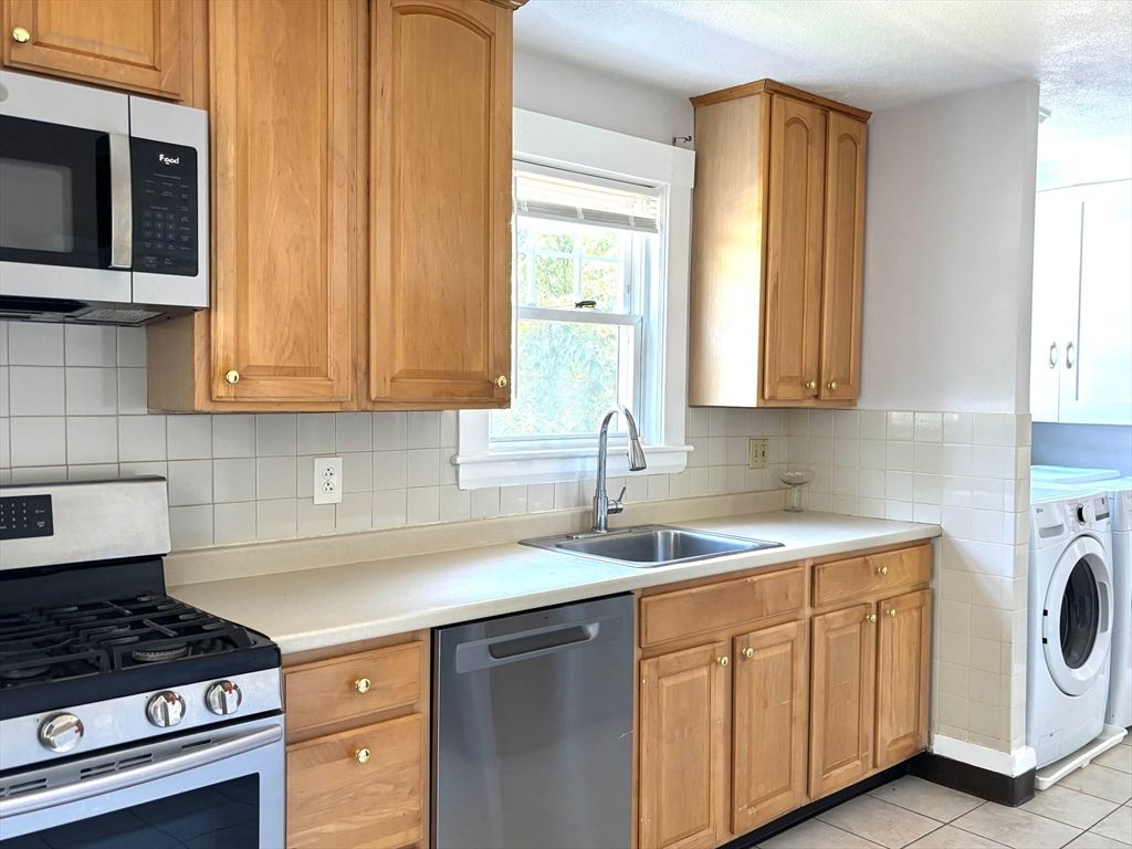 Interior, Kitchen, Stainless Steel Appliances, Washer