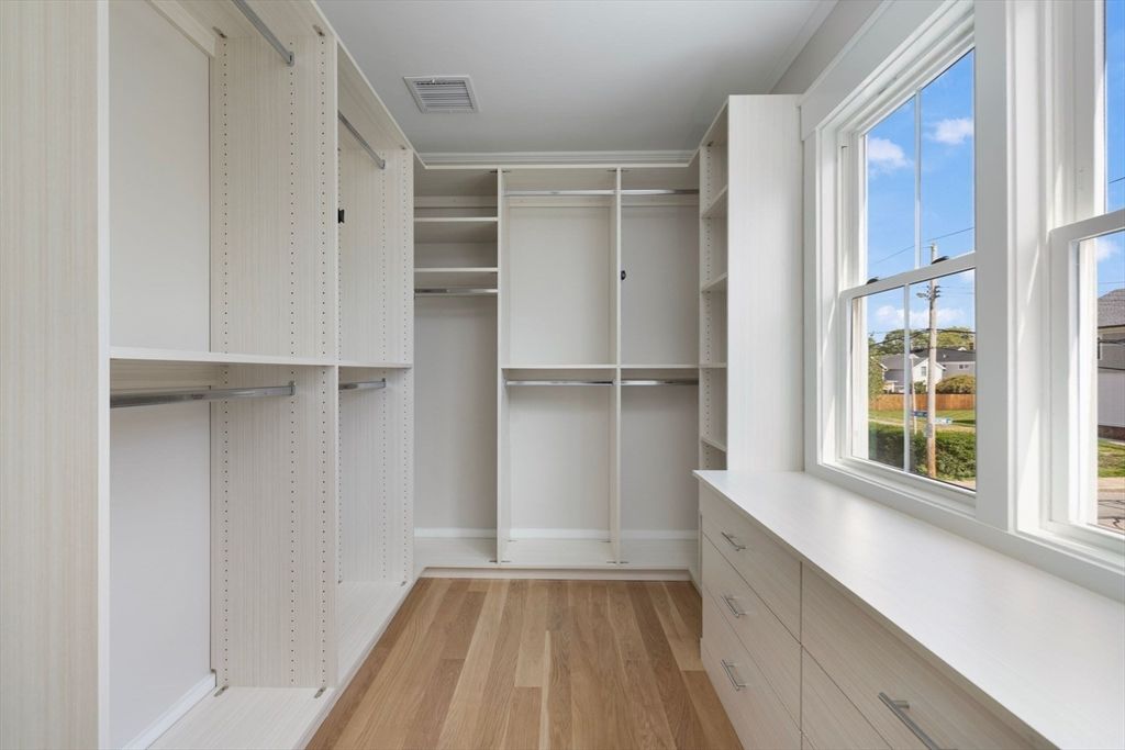 Interior, Walk-in Closets, Wood Texture Flooring