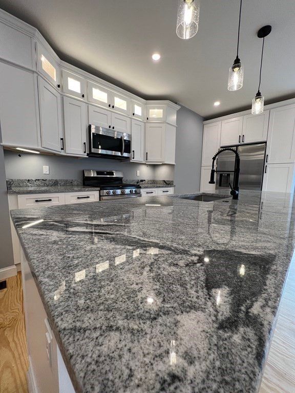 Interior, Kitchen, Pendant Lights, Recessed Lighting, Stainless Steel Appliances