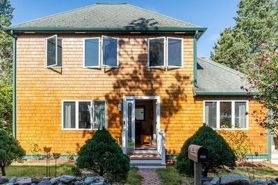 Exterior, Facade, Brick Facade, Georgian