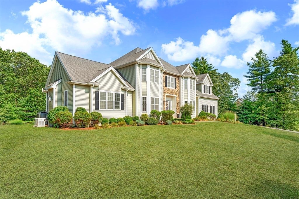 Backyard, Exterior, Facade, Farmhouse