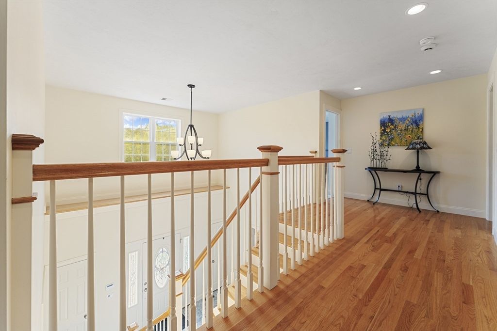 Interior, Pendant Lights, Recessed Lighting, Wood Texture Flooring