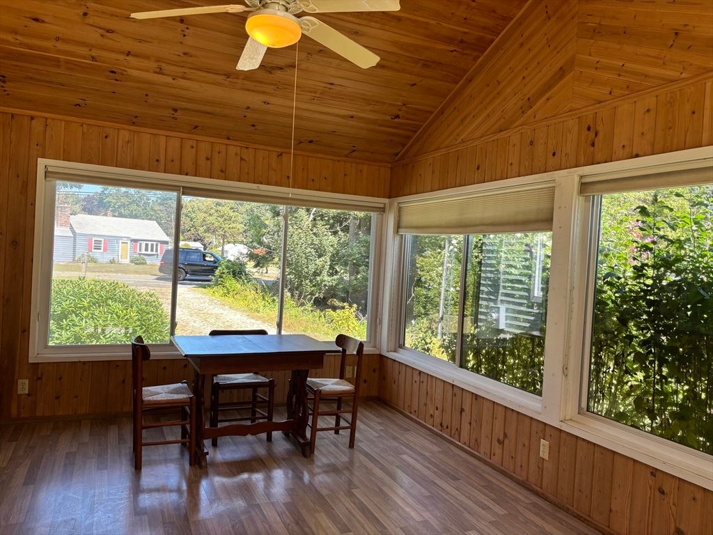 Dining room, Interior, Sun Room, Wooden Ceilings, Wood Texture Flooring, Wooden Walls
