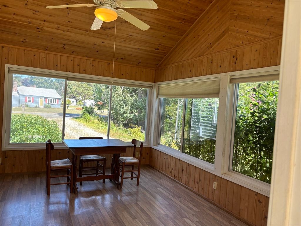 Dining room, Interior, Sun Room, Wooden Ceilings, Wood Texture Flooring