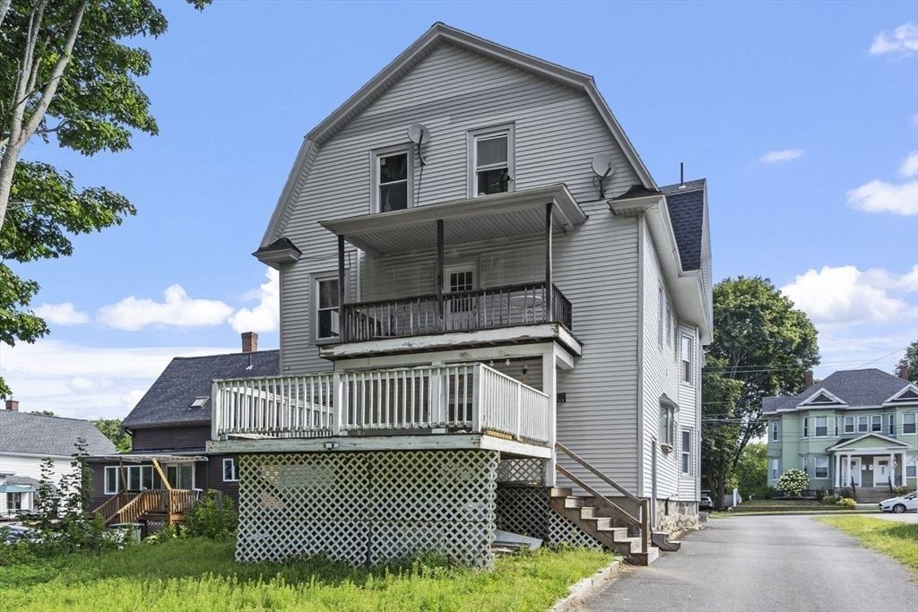 Exterior, Facade, Queen Anne Victorian