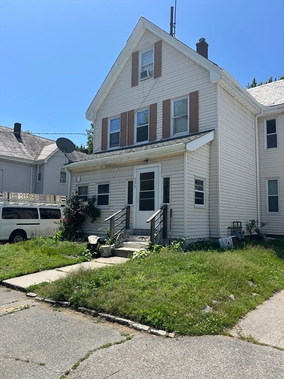Exterior, Facade, Farmhouse
