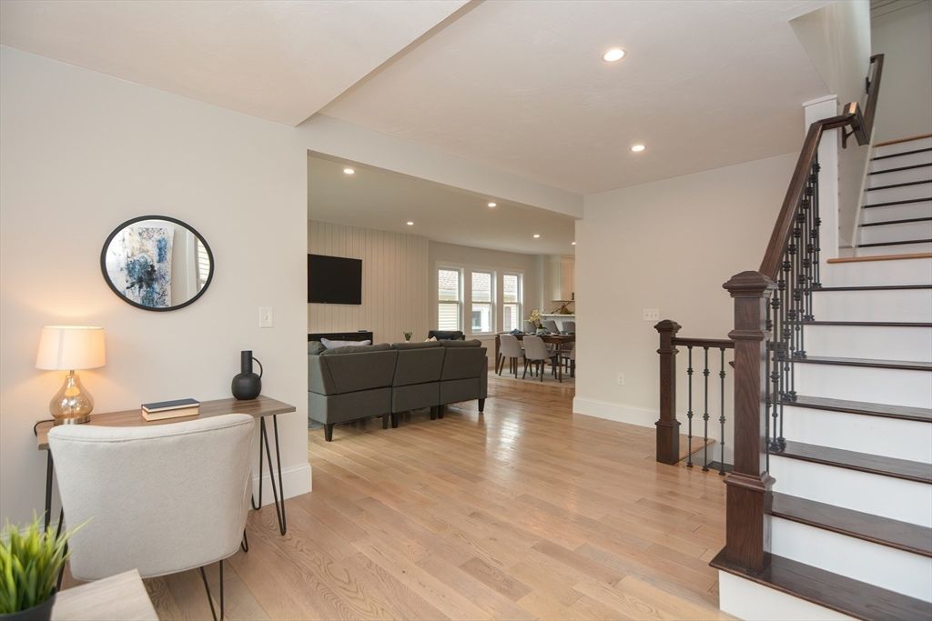 Dining room, Interior, Living room, Recessed Lighting, Wood Texture Flooring