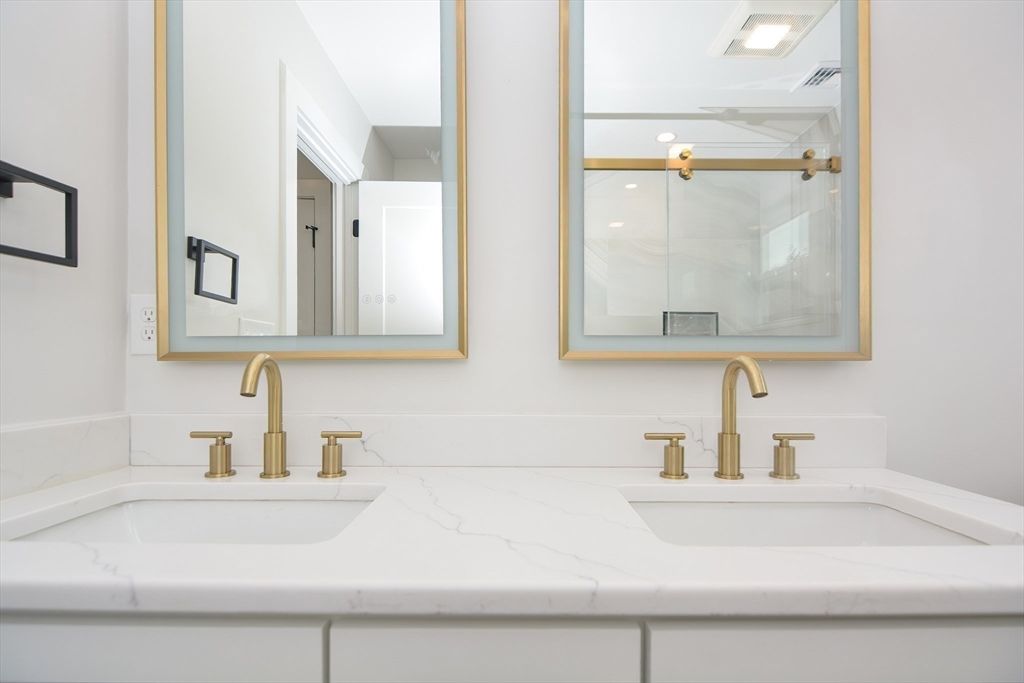 Bathroom, Dual Sink Vanities, Interior, Marble Walls