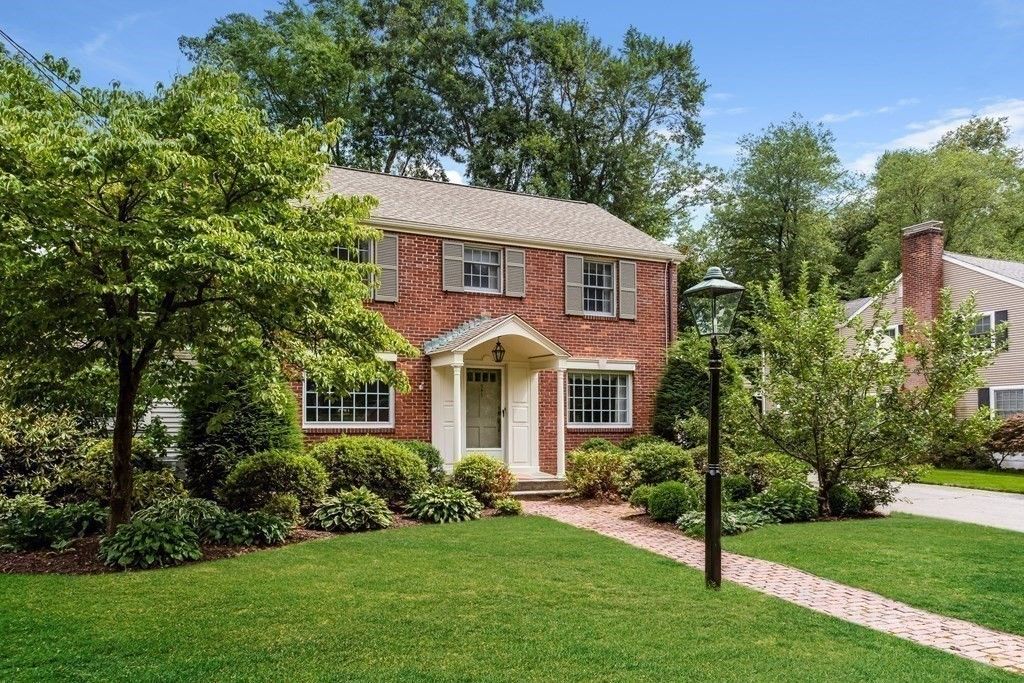 Exterior, Facade, Brick Facade, Georgian