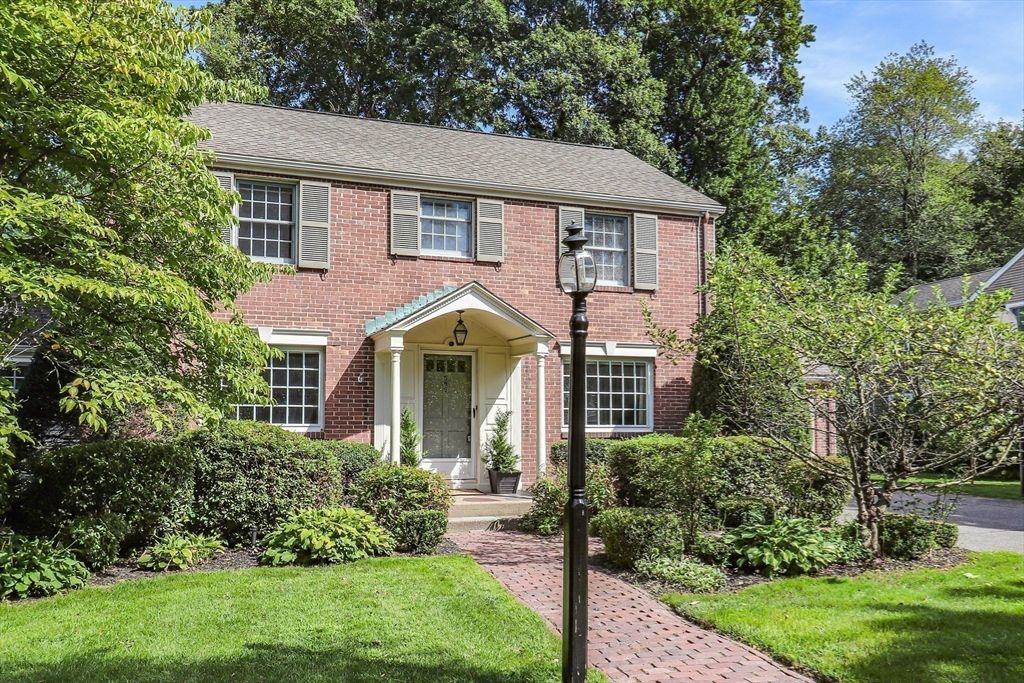 Exterior, Facade, Brick Facade, Georgian