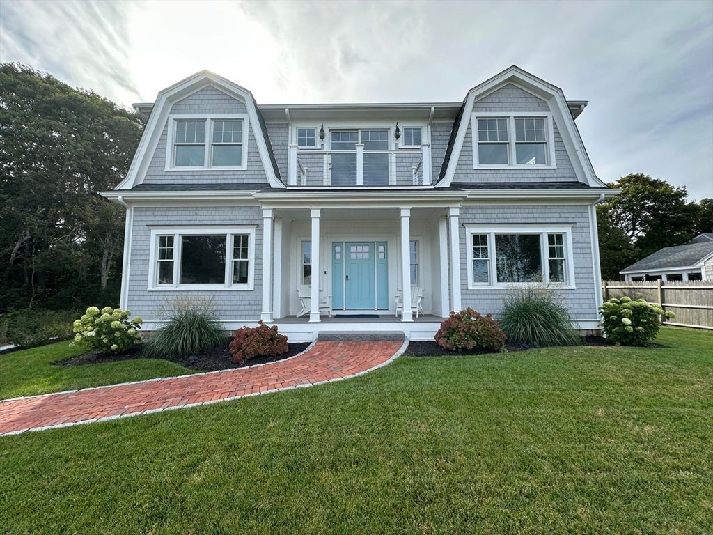Exterior, Facade, Farmhouse