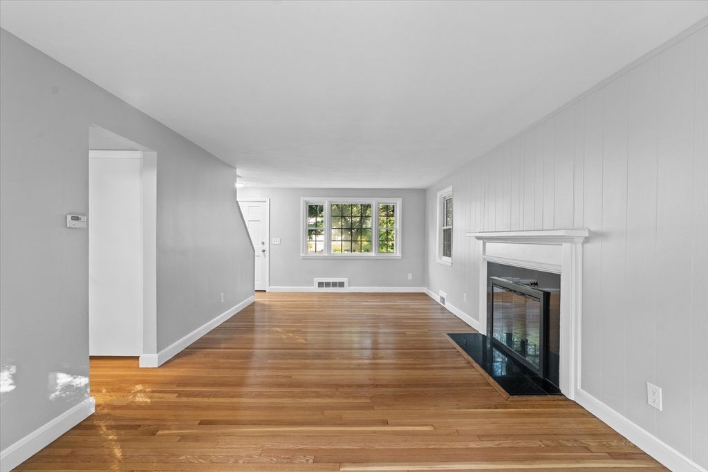 Empty room, Fireplace, Interior, Wood Texture Flooring