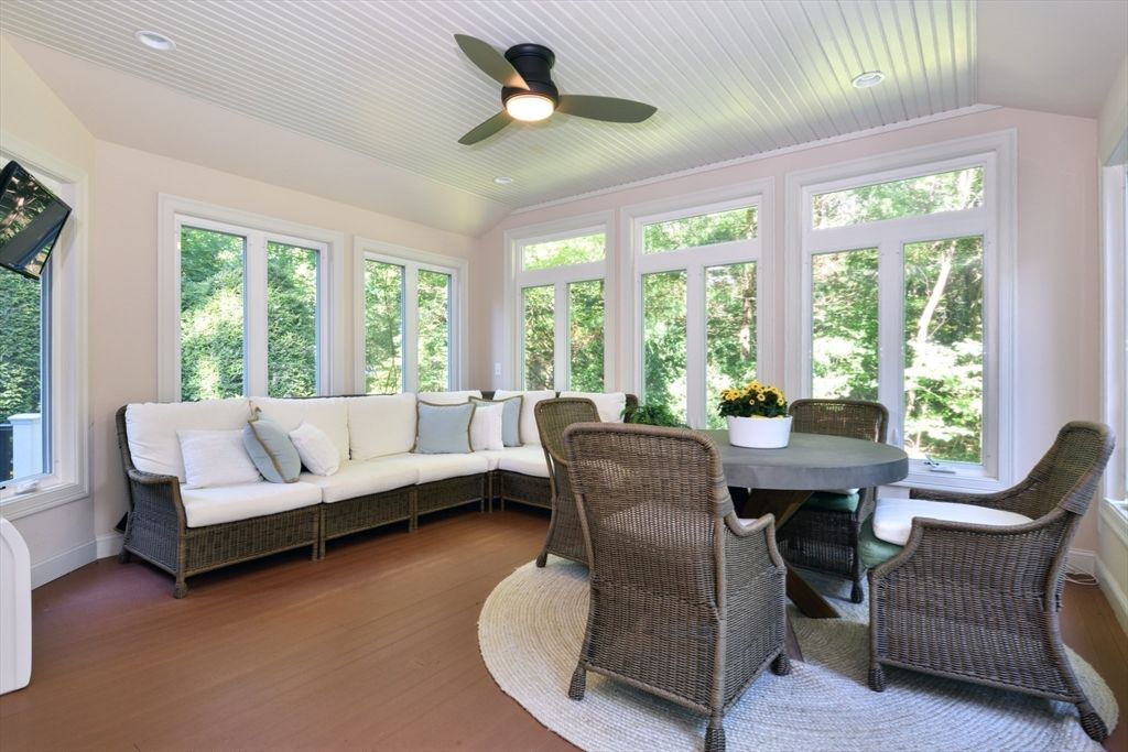 Dining room, Interior, Recessed Lighting, Sun Room, Wood Texture Flooring