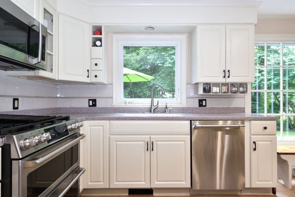 Interior, Kitchen, Stainless Steel Appliances