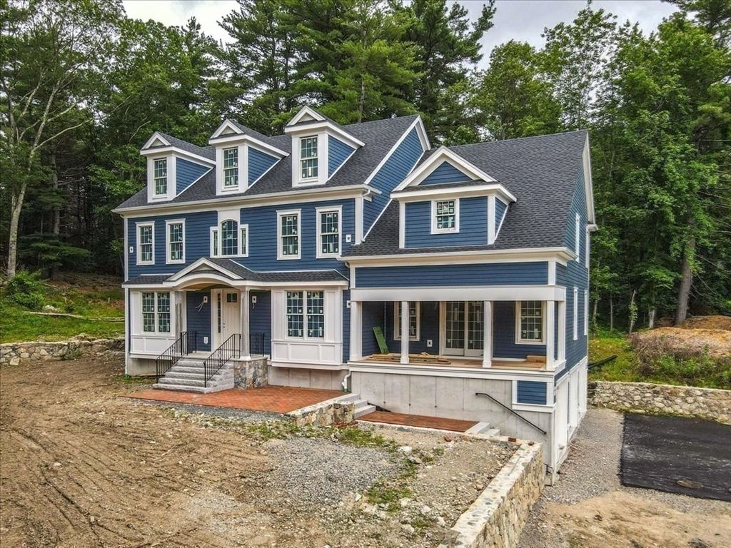 Exterior, Facade, Queen Anne Victorian