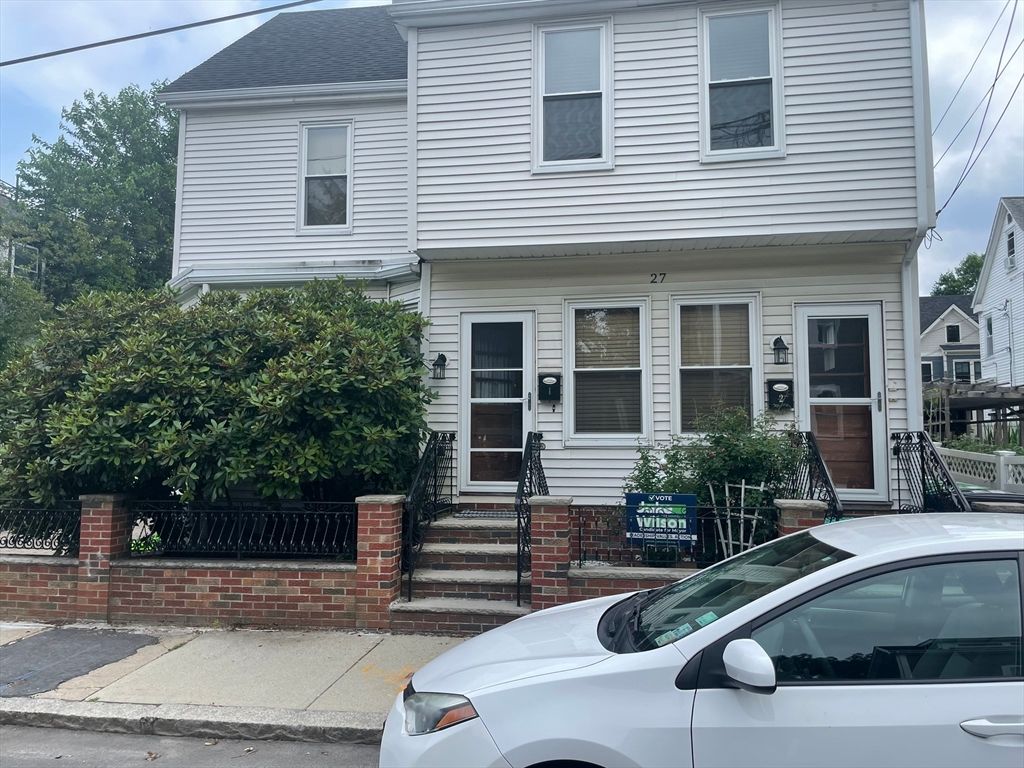 Exterior, Facade, American Foursquare