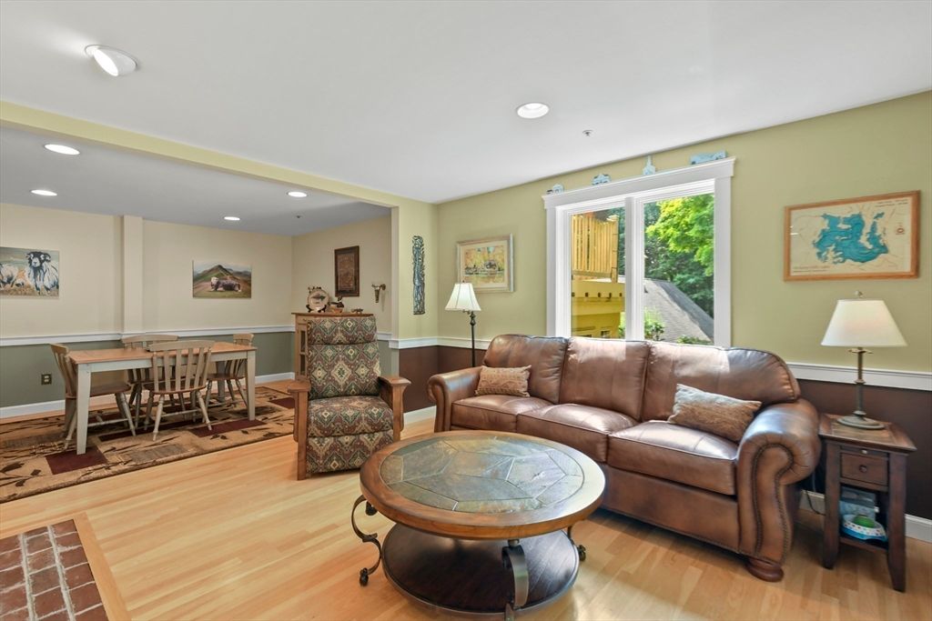 Dining room, Interior, Living room, Recessed Lighting, Wood Texture Flooring