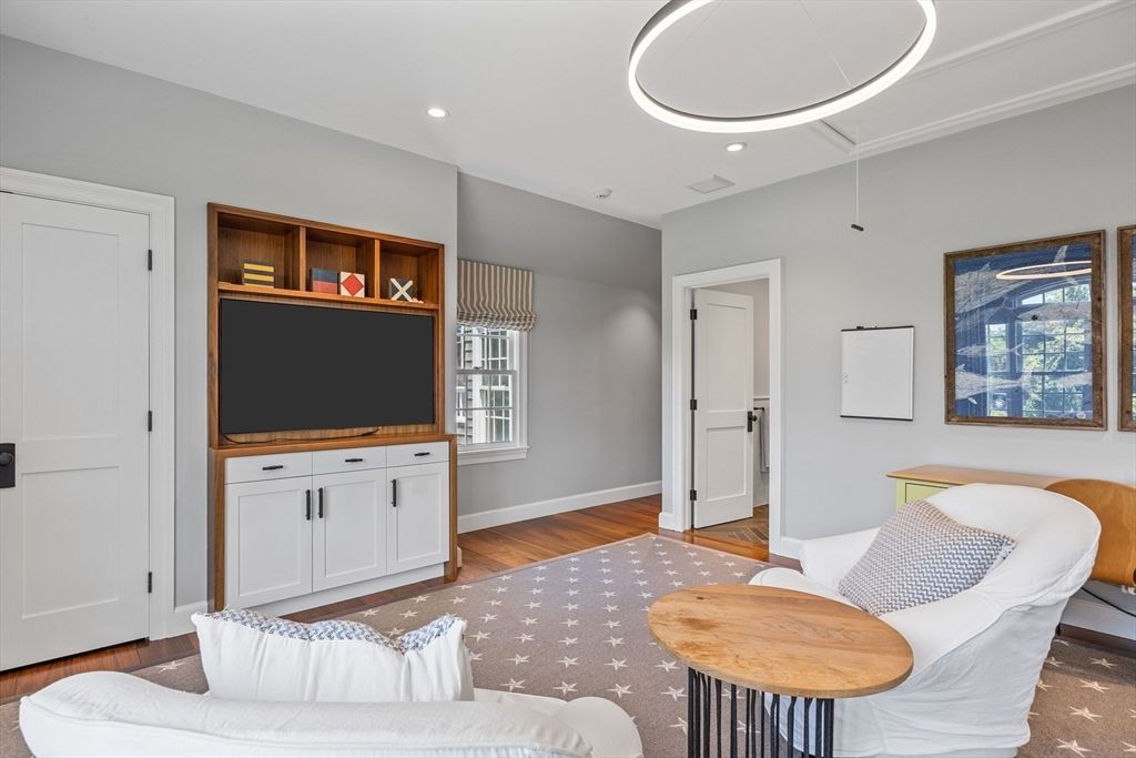 Interior, Recessed Lighting, Wood Texture Flooring