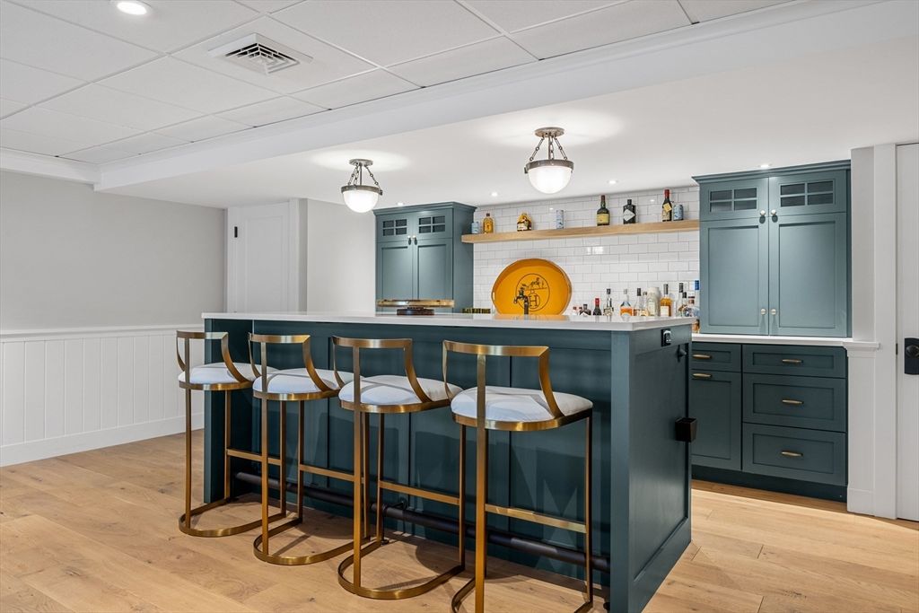 Interior, Pendant Lights, Recessed Lighting, Wood Texture Flooring