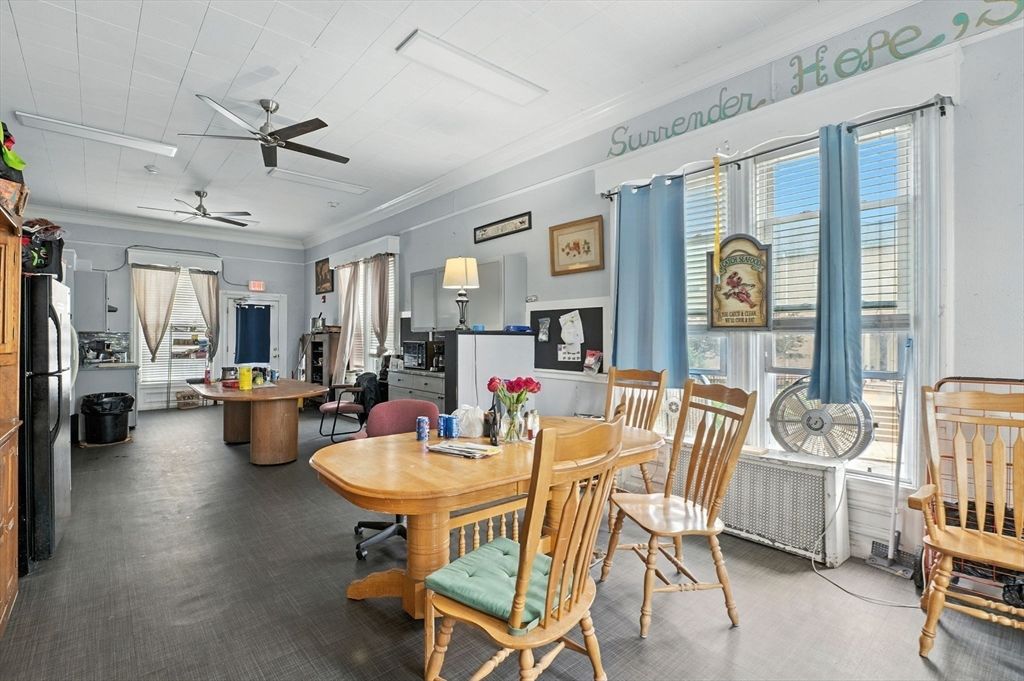 Dining room, Interior