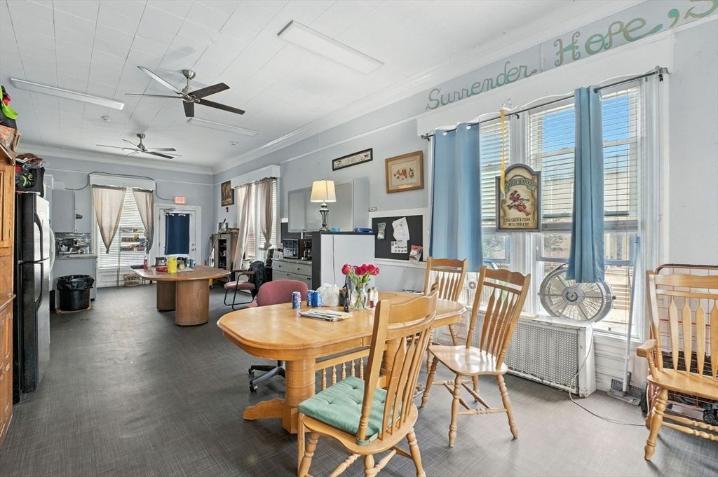 Dining room, Interior