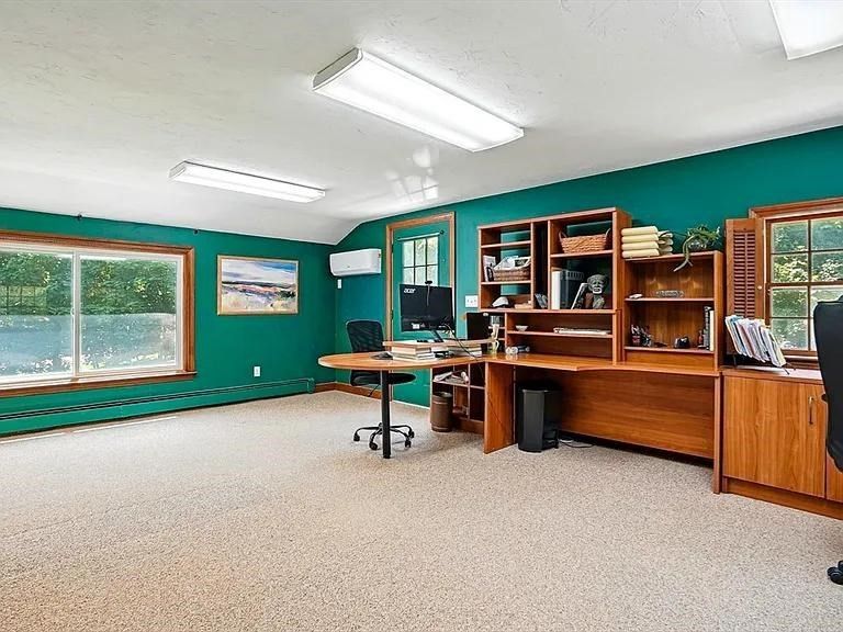 Home Office, Interior