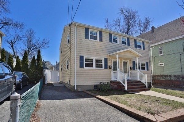 Exterior, Facade, Cape Cod