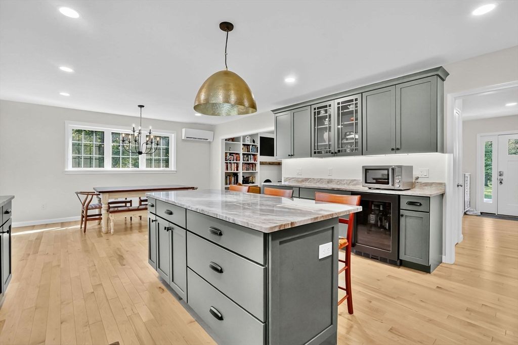 Dining room, Interior, Kitchen, Pendant Lights, Recessed Lighting, Wood Texture Flooring