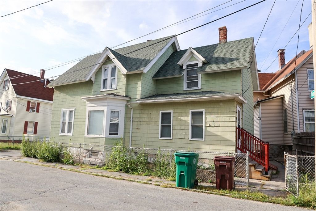 Exterior, Facade, Cape Cod