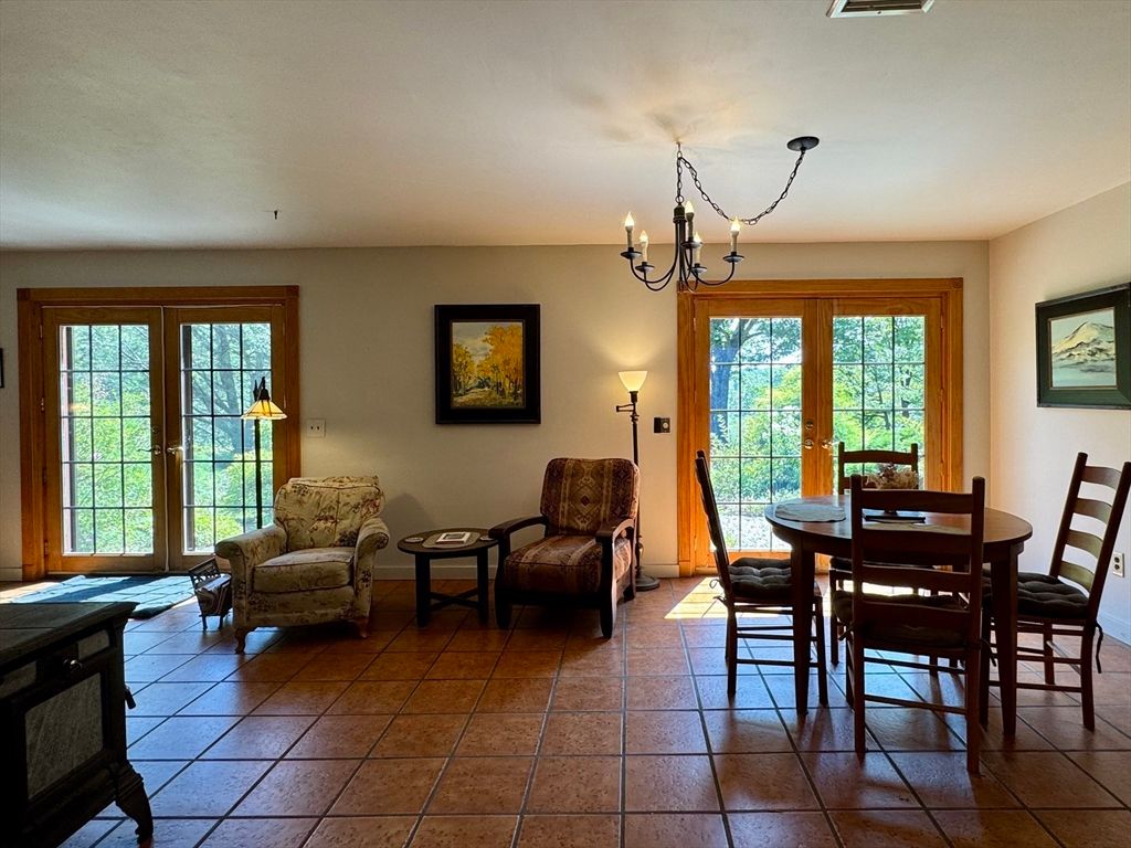 Chandelier, Dining room, Interior