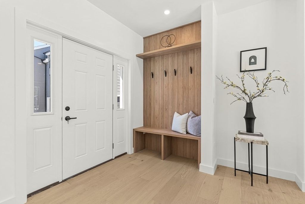 Interior, Recessed Lighting, Wood Texture Flooring