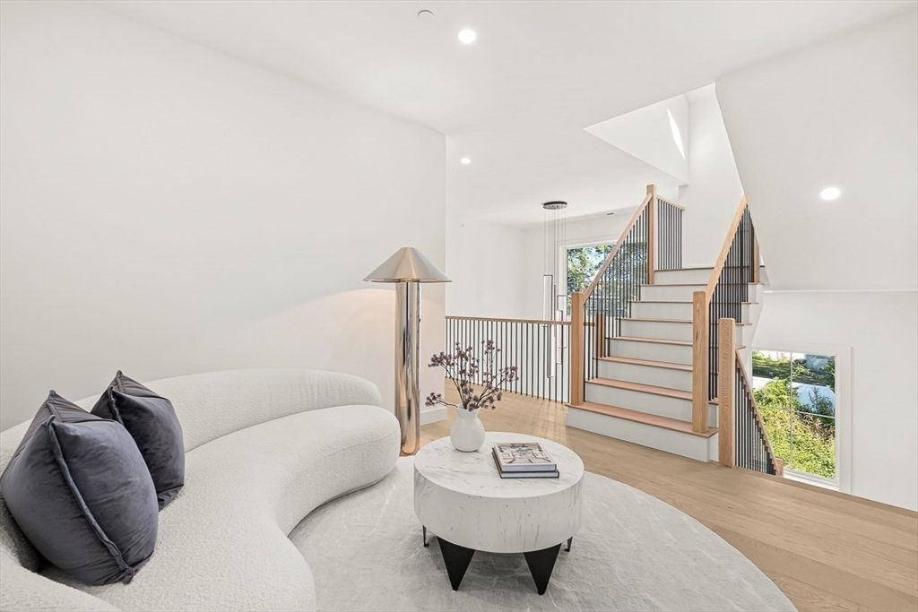 Interior, Living room, Pendant Lights, Recessed Lighting, Wood Texture Flooring