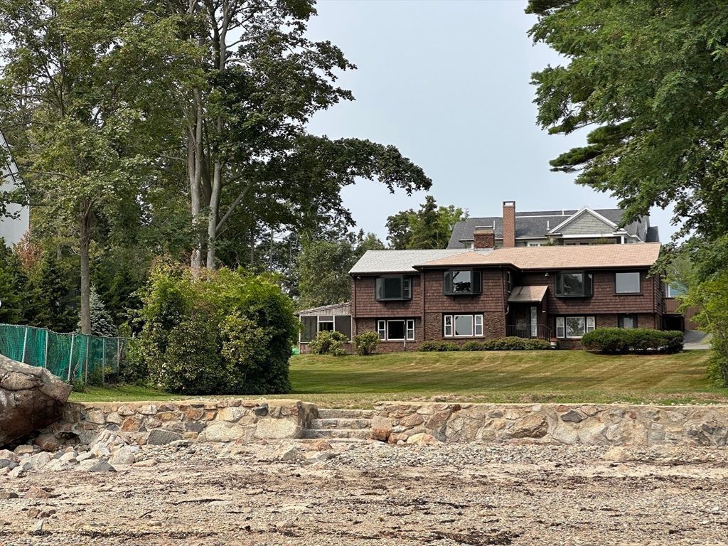 Backyard, Exterior, Facade, Brick Facade, Log Home