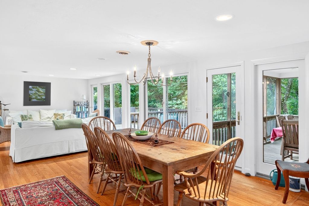Chandelier, Dining room, Interior, Living room, Recessed Lighting, Wood Texture Flooring