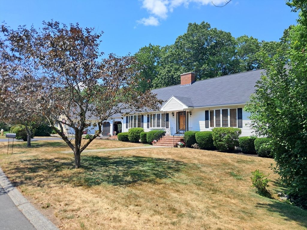 Exterior, Facade, Cape Cod
