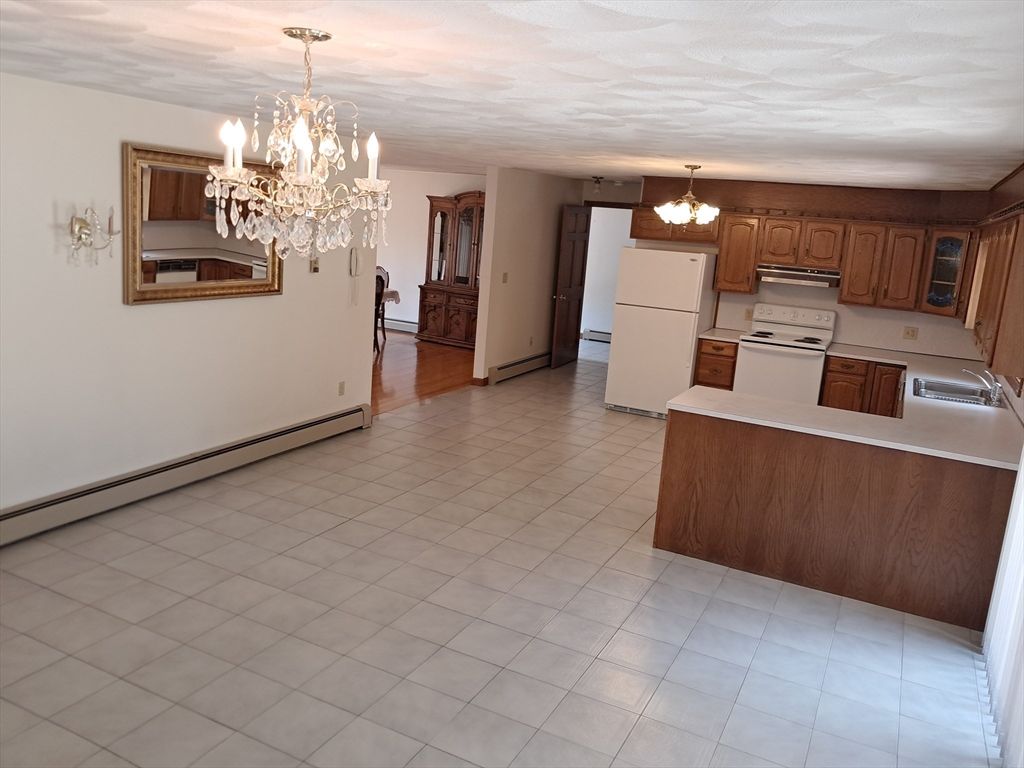 Chandelier, Interior, Kitchen