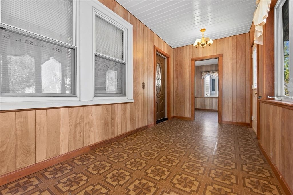 Chandelier, Interior, Wooden Walls