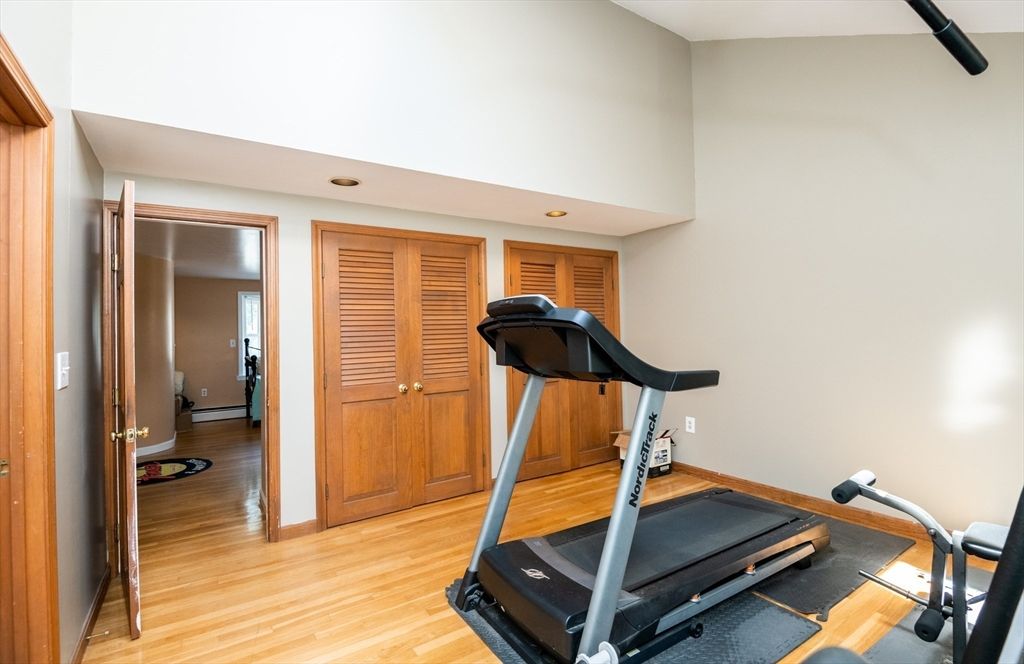 Fitness Equipment, Interior, Recessed Lighting, Wood Texture Flooring