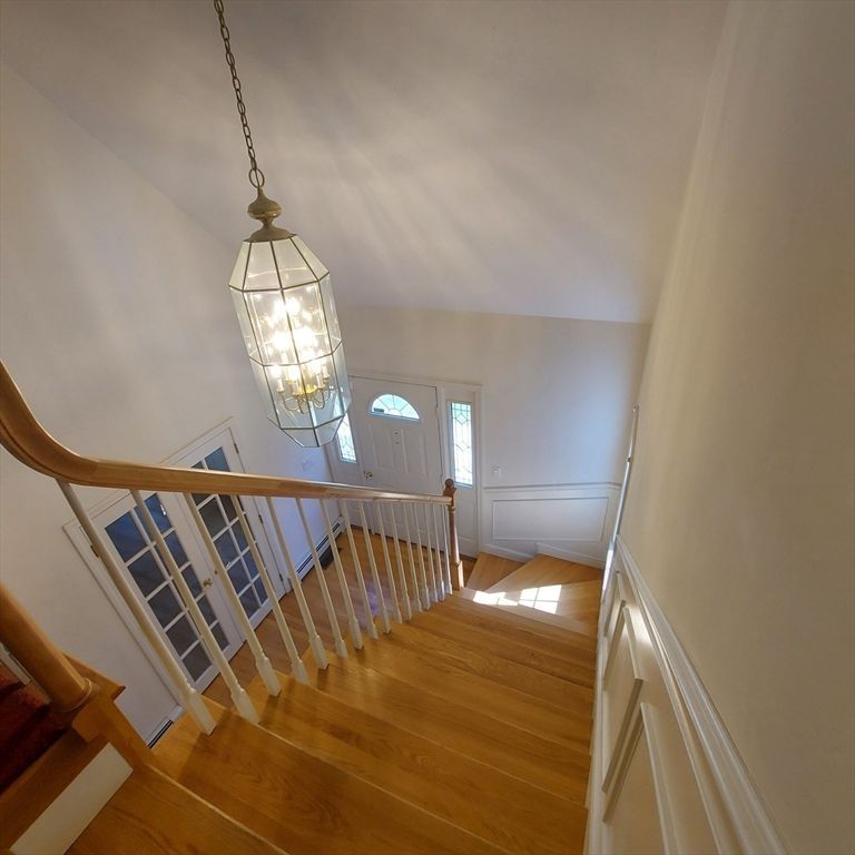 Interior, Pendant Lights, Wood Texture Flooring