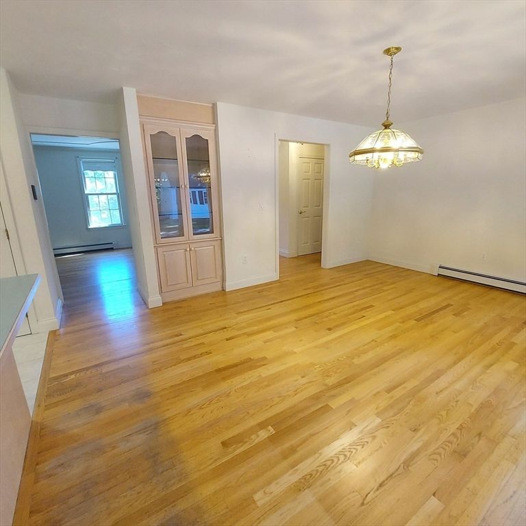Empty room, Interior, Pendant Lights, Wood Texture Flooring