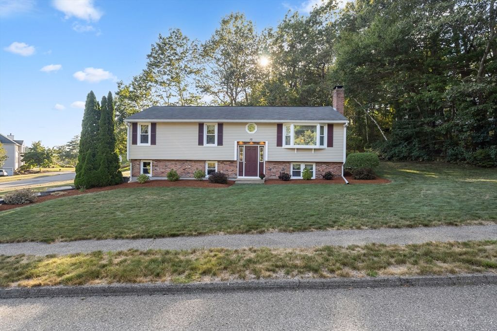 Backyard, Exterior, Facade, Brick Facade, Raised Ranch
