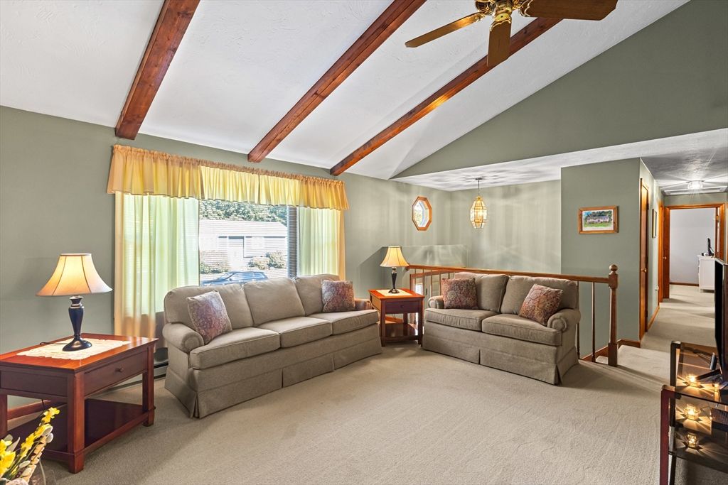 Interior, Living room, Pendant Lights, Wooden Beams