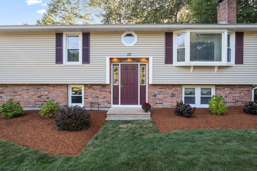 Exterior, Facade, Brick Facade, Raised Ranch