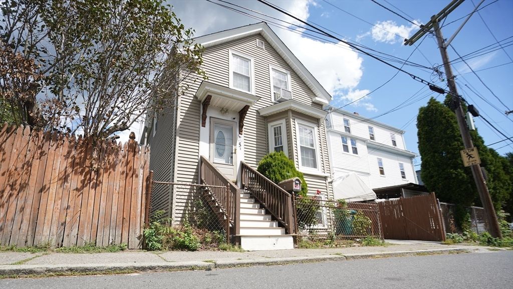 Exterior, Facade, Queen Anne Victorian